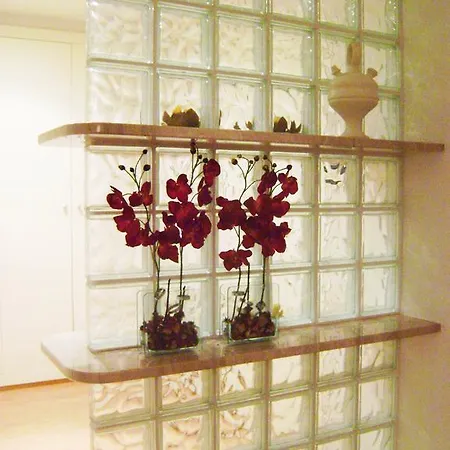 Apartment Guell *